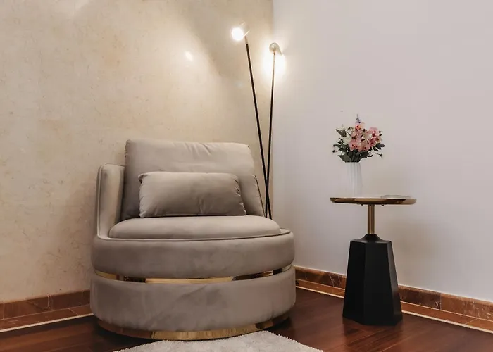 16 Executive Nikósie