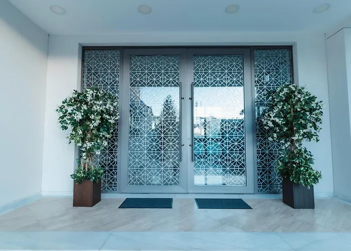 16 Executive Nikósie